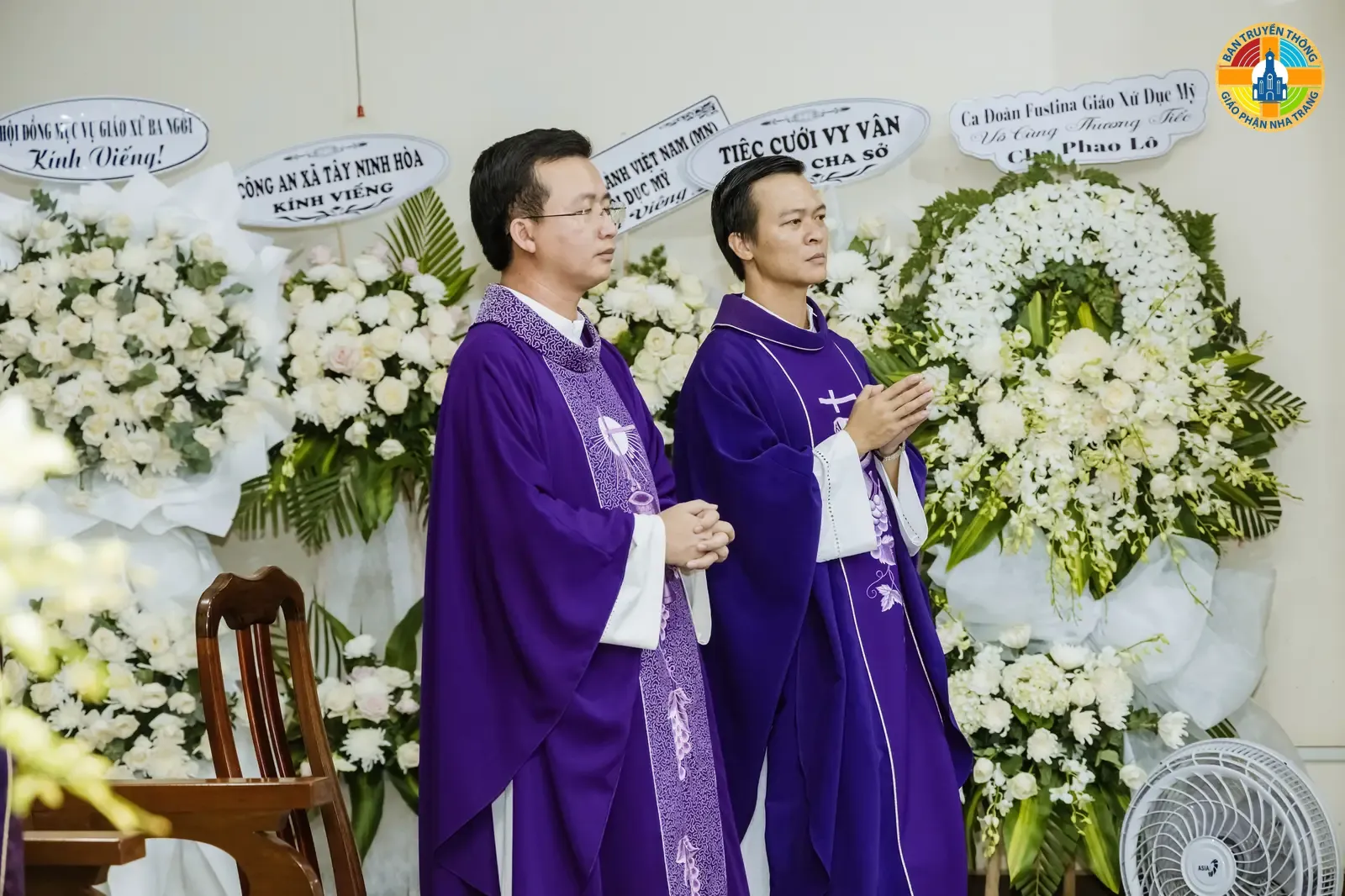 Hình Ảnh Giáo xứ Vinh Trang trong Thánh Lễ cầu nguyện cho Linh Hồn Linh Mục PHAOLÔ TRƯƠNG ĐỨC THẮNG - Ảnh 9